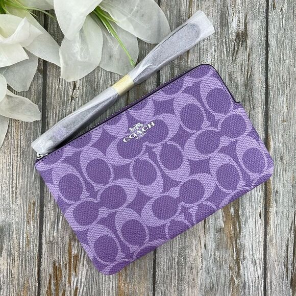 Corner Zip Wristlet In Signature Canvas Silver Iris Wallet Bag Purse - Picture 1 of 10